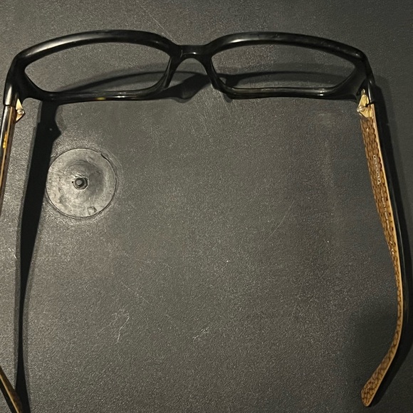 Coach HC 8027 Sunglasses - Picture 5 of 5